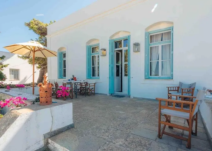 Captain's Mansion Exampela