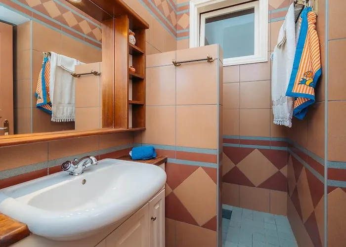 Captain's Mansion Exampela Villa *