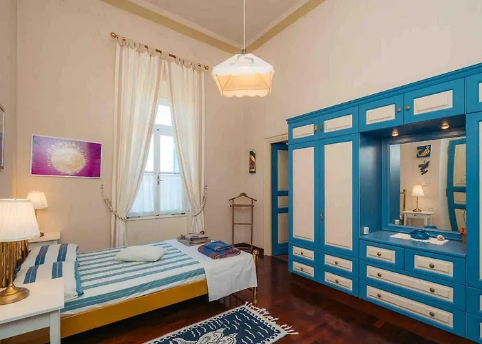 Villa Captain's Mansion Exampela