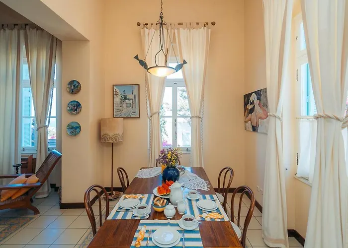 Villa Captain's Mansion Exampela