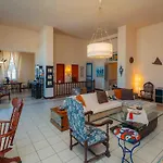 Captain's Mansion Exampela *