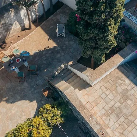 Captain's Mansion Exampela *