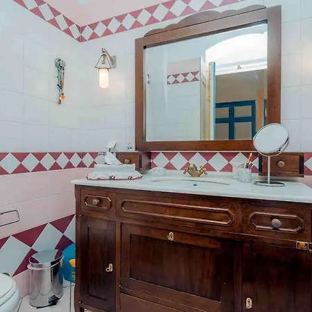 Captain's Mansion Exampela *