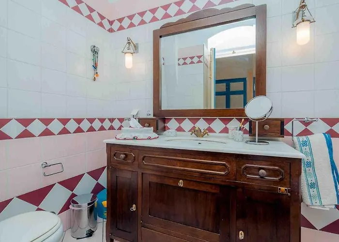 Captain's Mansion Exampela *